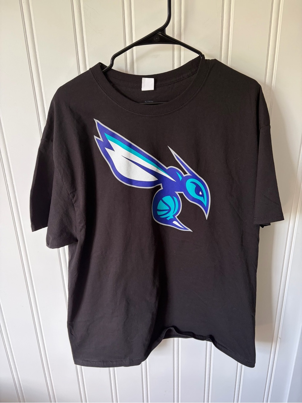 Charlotte Hornets NBA Midnight Mascot Graphic T-Shirt Black Men's Size XL